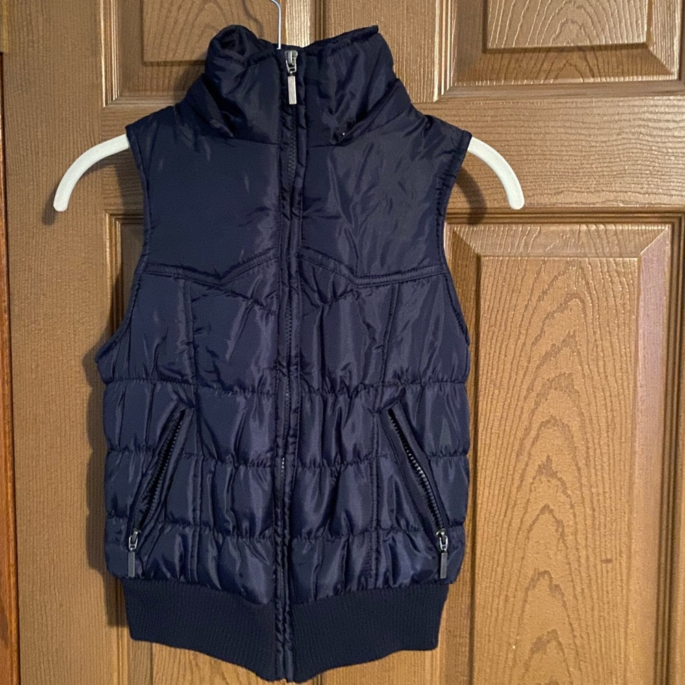 Puffer vest removable hood